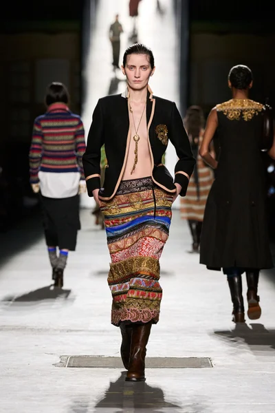 Look 38